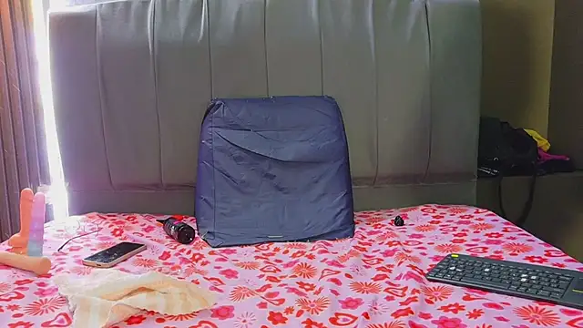 Vanessa_7_ webcam