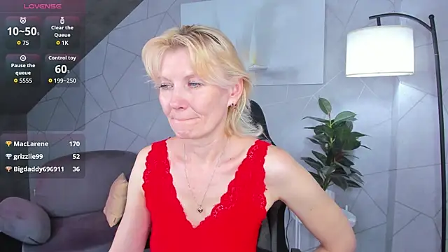Julie_Lucas webcam
