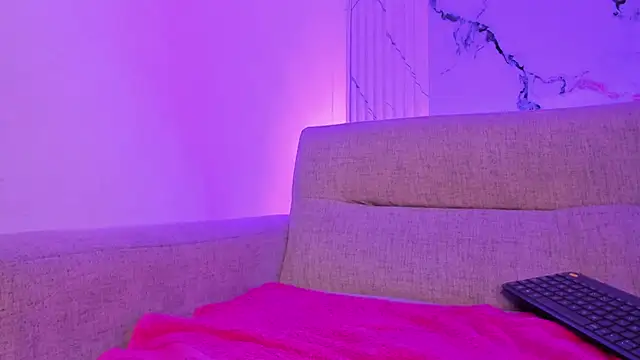 NicoleMonet1 webcam