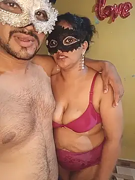 crushme_cpl - Crushme_cpl's free webcam - UK Sex Cams