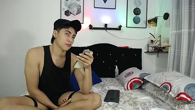 Thomas_and_lyan webcam