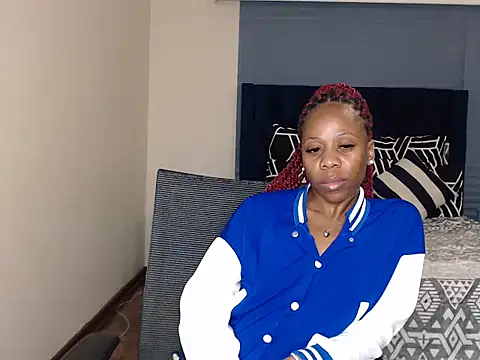 QUEENMANDYY webcam