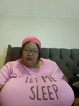 nancy111 (F milf) - Make me squit and cum on my toy