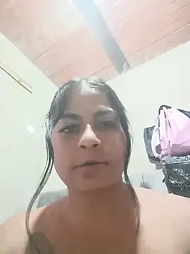 Giselabrunette25 webcam