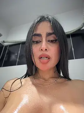 Watch Alexandra_duque live on EroticFlix - High definition streams