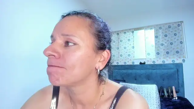 sofi_saliva2511 webcam