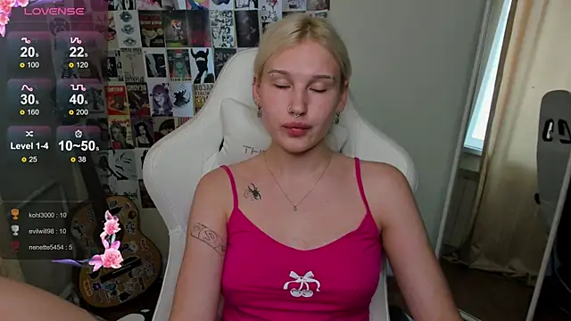 EvelinaLuu webcam
