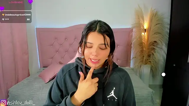 ashley_dolll - Ashley_dolll's free webcam - UK Sex Cams