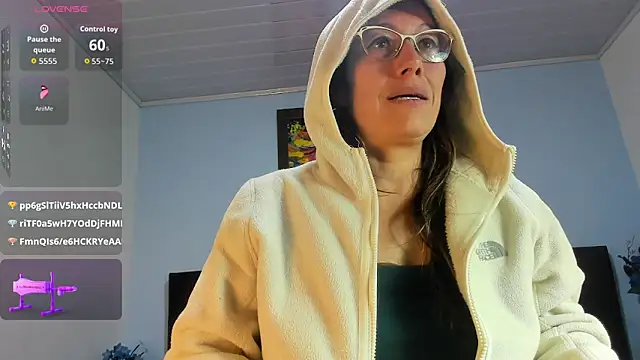 kaylaMinov_ webcam