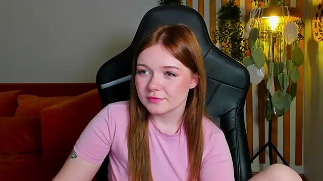 ElinaVale webcam