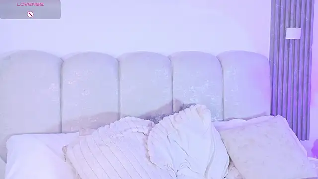 Watch AuroraTaylor1 live on EroticFlix - High definition streams