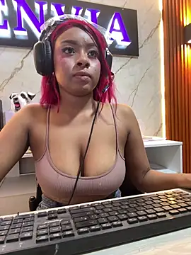 Kloe_rousse01 live cam on StripChat