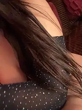 yaraqueen - YaraQueen's free webcam - UK Sex Cams