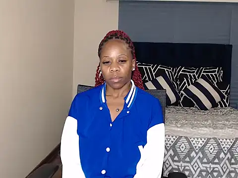 QUEENMANDYY webcam