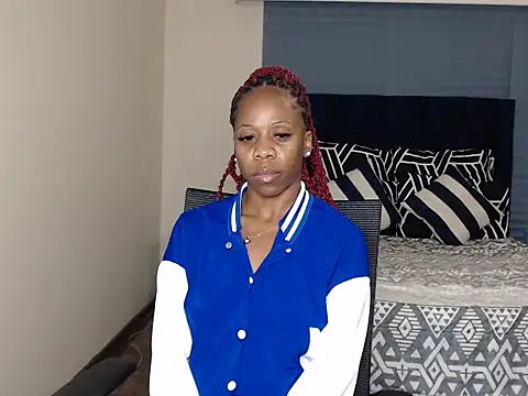 QUEENMANDYY webcam