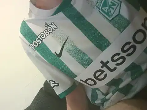 PocoLoco420 webcam