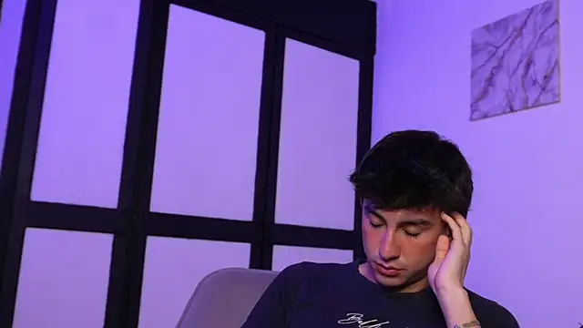 sweettaaron01 webcam