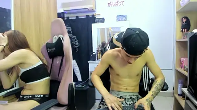 Pride_couple webcam