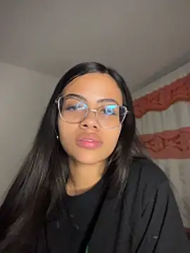Susan_Voltaire webcam