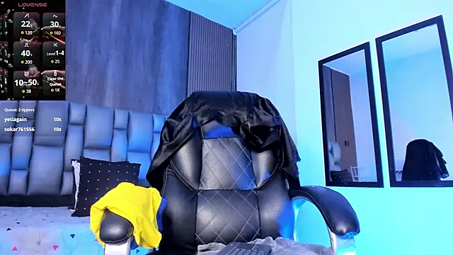 hottiesjuls webcam