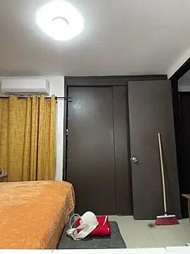 Siri_Luxx webcam