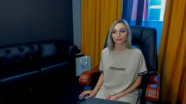 HaleySweet18 webcam