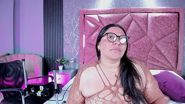Amanda-Cruz webcam