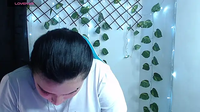 Nika_1_ live sex cam