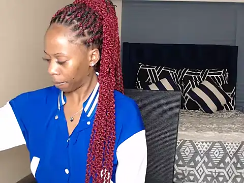 QUEENMANDYY webcam