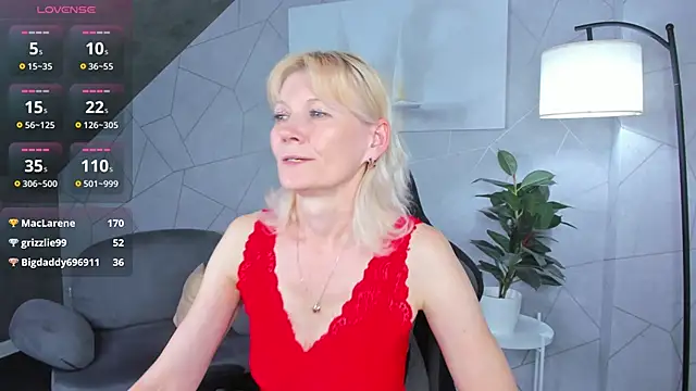Julie_Lucas webcam