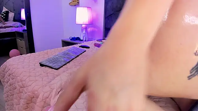 Meghan_candy webcam