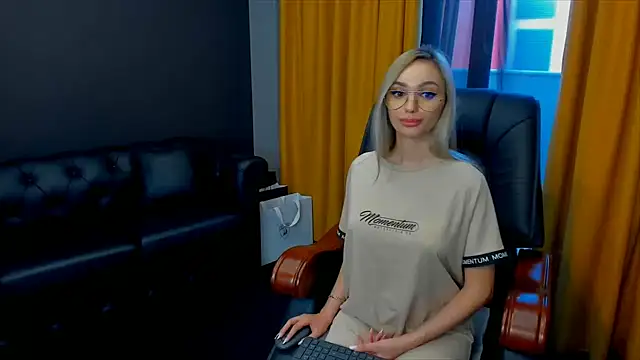 HaleySweet18 webcam