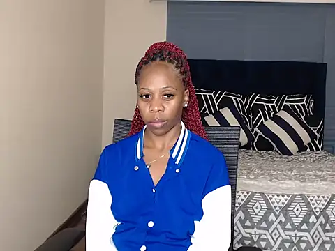 QUEENMANDYY webcam