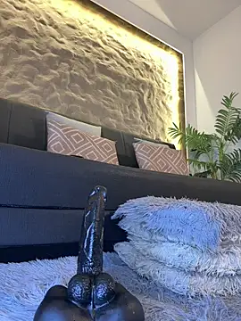 Watch Isa__Blanc live on EroticFlix - High definition streams