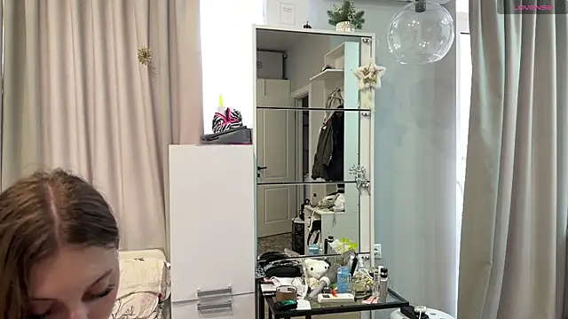 Watch selena_favn live on EroticFlix - High definition streams