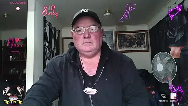 KINKYBLUEYES69 webcam