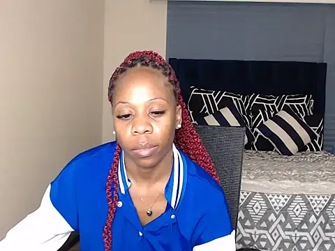 QUEENMANDYY