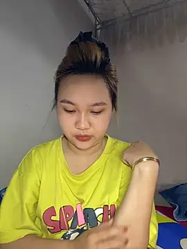 Almira6868 webcam
