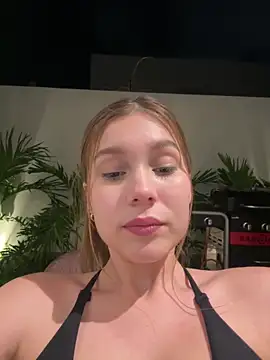 nikii__ (F teen) - show pussy