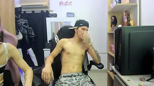 Pride_couple webcam