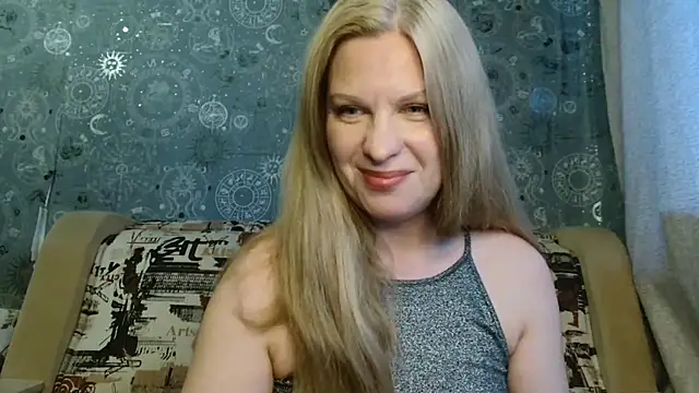 BlondeFox webcam