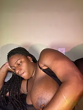 GirthGoddessCoco webcam