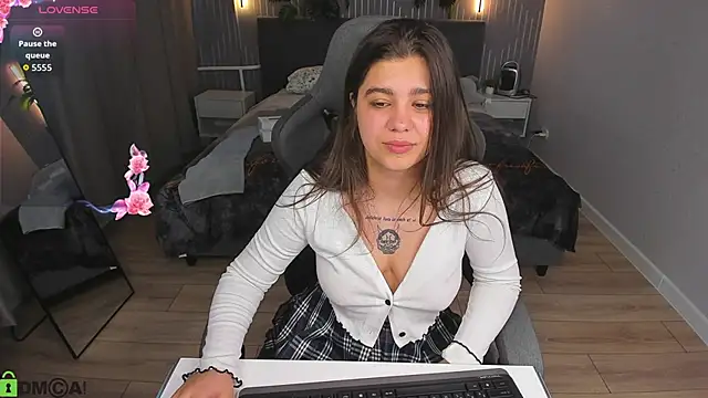 Trisha_Moore webcam