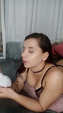 AprilRous webcam