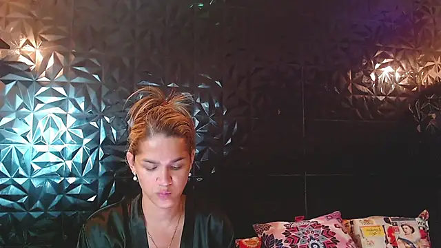 PINK__LOLA1 webcam