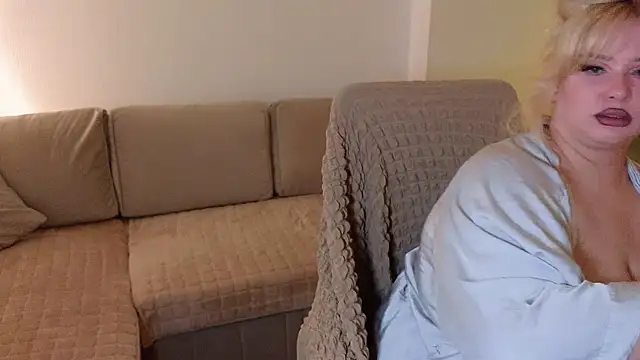 EllsaJean_ webcam