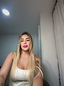 mi_suk11 webcam