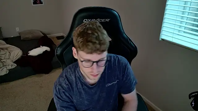 BlueEyedTallGuy94 webcam