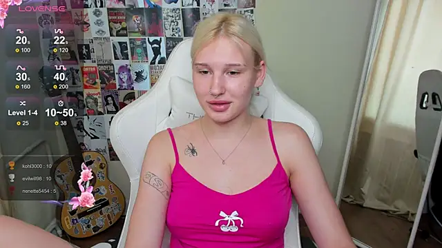 EvelinaLuu webcam