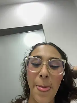 lahanakimish - LahanaKimish's free webcam - UK Sex Cams